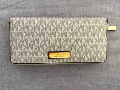 Michael Kors bag w wallet