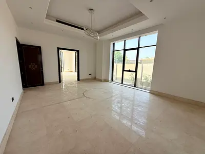 فيلا اول ساكن / مساحات كبيره تشطيب سوبرلكوس/ مكونه من طابقين /جميع الغرف ماستر / خزائن بالحائط/ غرفه ملابس/ مجلس مع موزع/ باركن داخي وخارجي