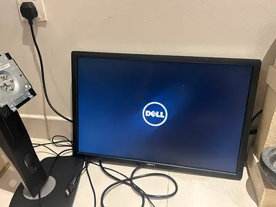 Dell UltraSharp 24” Monitor (U2412M) – IPS Display | Excellent Condition