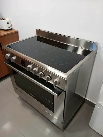 BOSCH 5 Hobs Electric ceramic cooker range Exellent Condition