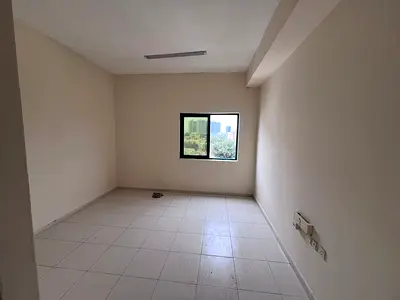 استديو جديد ثاني ساكن للإيجار السنوي _ الراشديه 2 عجمان – موقع مميز وتشطيبات حديثة_ تكيف مركزي _ صيانه علي المالك