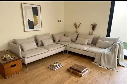 Corner Sofa – Good Condition Comfortable L-shape corner sofa. Perfect for small or big living rooms.