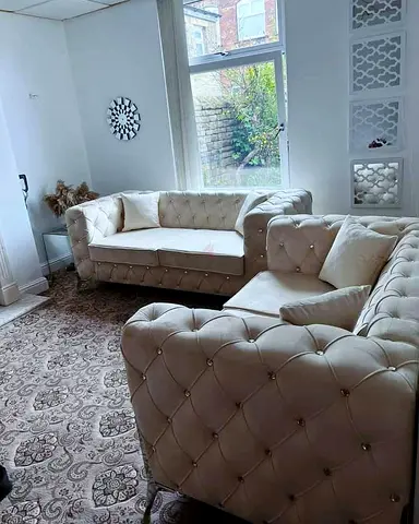 Modern Cozy Sofa – كنبة مودرن مريحة