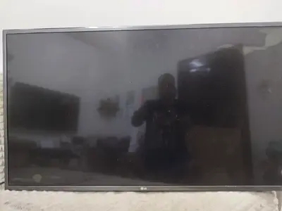 LG 43 4K Smart TV (UH65 Series) - Not Working / For Repai Price: AED 150 (negotiable, Description: