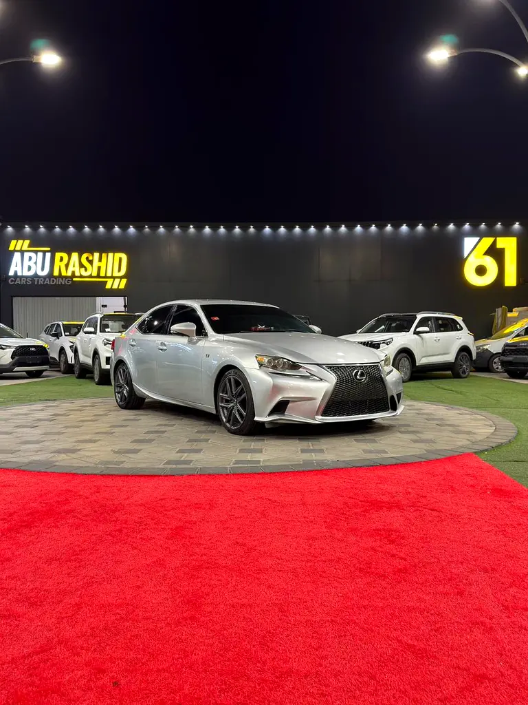 Lexus IS-Series 2014 — photo 1 of 20