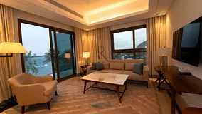 Elegant 3 Bedroom | Direct Ocean View | Prime Location