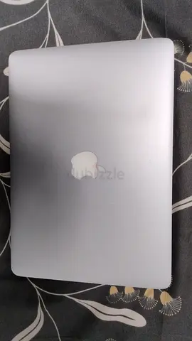 Apple MacBook Pro - Reliable Laptop for Work and Play