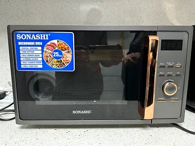 Sonashi 25L Microwave with Grill Function