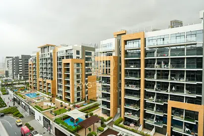 Chiller Free | High Floor | 4 Cheques | Bright Studio