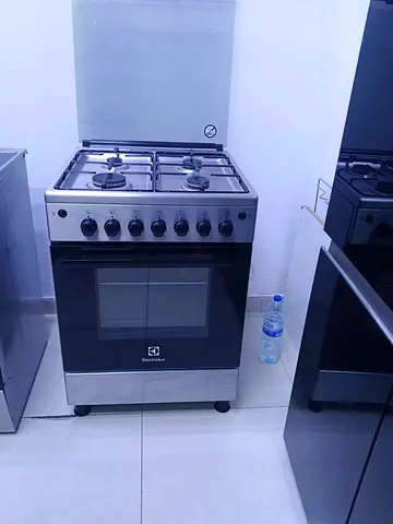 Electrolux Brand Latest Model 4 Burner Full Gas Cooker  Size 60 X 60cm  Excellent condition Working