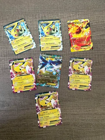 Pokémon 5 pikachu and 2 ultra rare cards