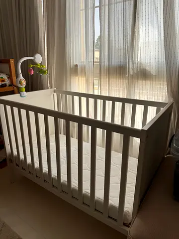 Elegant White Crib for Sale
