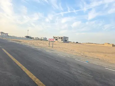 ● للبيع قطعه ارض سكني بمنطقة الحوشي ضاحيه البديع بالشارقة