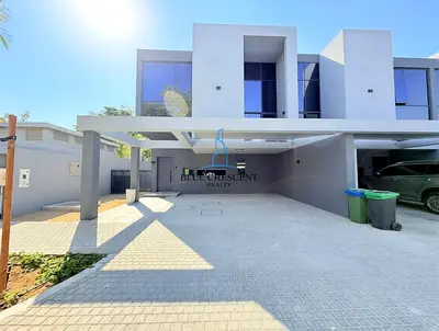 Corner 3BR Townhouse | Freehold | Distress Sale