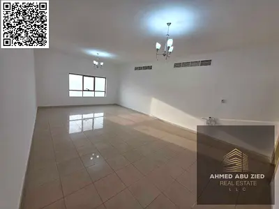 شقة 3 غرف وصالة للإيجار على كورنيش عجمان مباشرة – إطلالة بحرية – تصلح سكني أو تجاري – بلكونة – موقع استثنائي