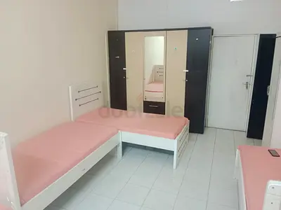 Female Executive bed space Is Available  for office working Girls at Rolla Road Burdubai al Raffa