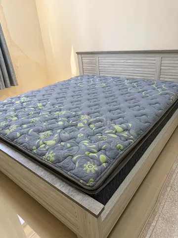 King Size Bed Mattress – Like New