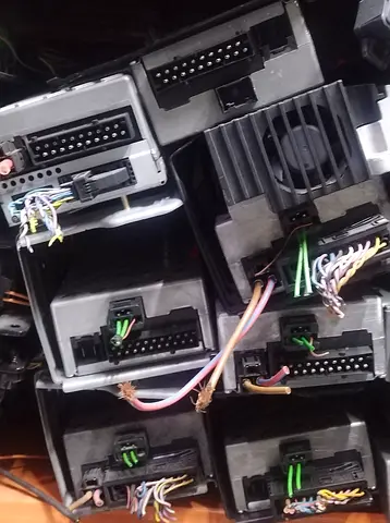 MRESDESS BMW RANGE ROVER LEXUS TOYOTA ORIGINAL AMPLIFIER