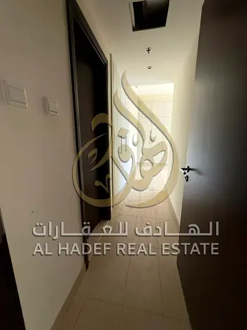 القصباء، الشارقة | 3 غرف وصالة وغرفة خادمة | جميع الغرف ماستر | تكييف ومسبح وجيم مجاني 💎