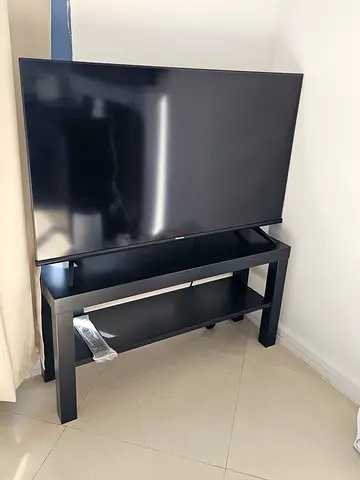 43 Hisense Smart TV Black TV Stand with Modern Design