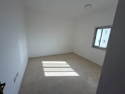 اجمل الشقق للايجار السنوى وأقل الأسعار  شقه غرفتين وصاله  قريب من مستشفي ثومبي