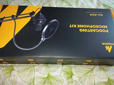 Microphone Kit for Podcasting - AU-404