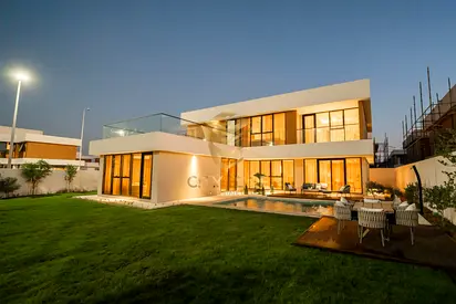 ١٥ دقيقة إلى دبي-فيلا مستقلة -خطه دفع لمدة ٥ سنوات