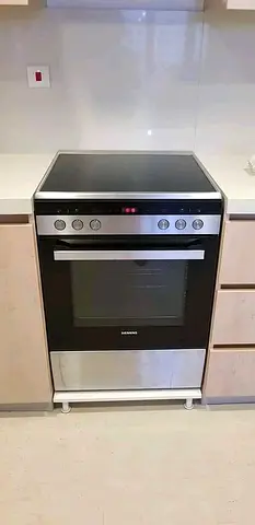 Siemens Oven with Cooktop