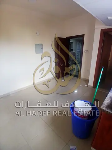 متاح للإيجار استوديو مميز في منطقة المجرّة بالشارقة، يتمتع بموقع حيوي قريب من جميع الخدمات الأساسية مثل المطاعم، السوبر ماركت، المراكز الطبية ووسائل ا