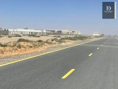 رض صناعية للبيع على شارع رئيسي – تملك حر لجميع الجنسيات📍 الموقع:الصجعة – موقع استراتيجي قريب من شارع الإمارات العابر،📐 المساحة:16,000 قدم مربع