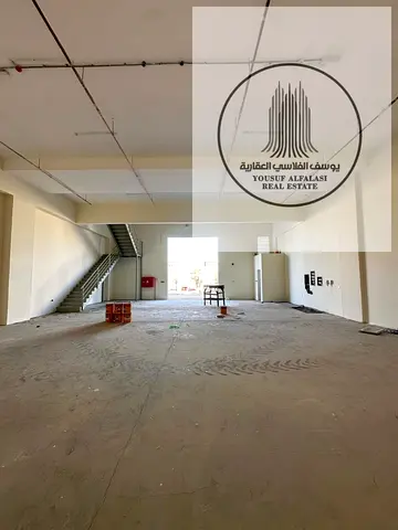 مستودعات للإيجار السنوي – الجرف الصناعية 3  موقع مميز  مناسبة لمختلف الأنشطة التجارية والصناعية. تفاصيل المستودع: • المساحة الإجمالية: 3,800 قدم مربع