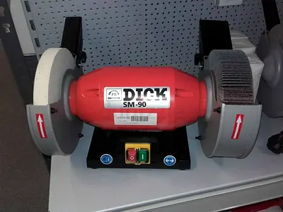 Grinding machine for professional