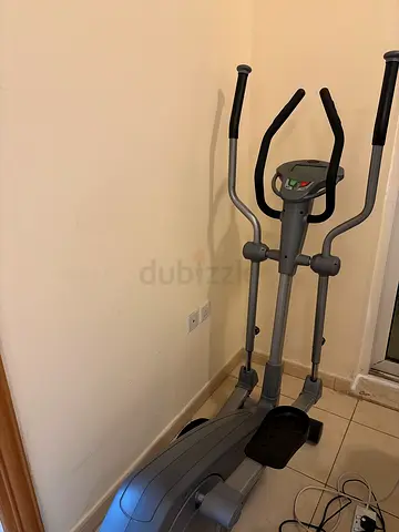 Elliptical cross trainer - lightly used home cardio machine