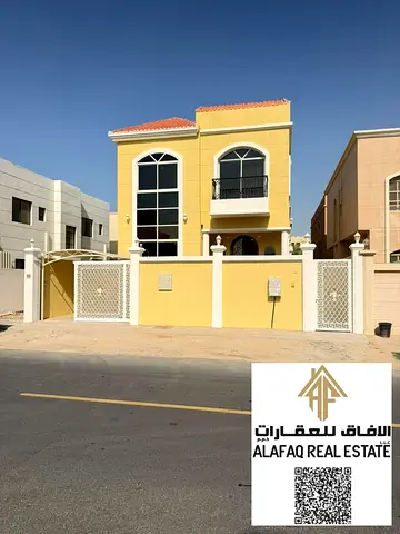 فيلا للبيع في الروضة 2 عجمان شارع وسكة 5 غرف ماستر موقع قريب شارع الشيخ عمار مساحة 3200 قدم تصميم عملي وسعر مناسب