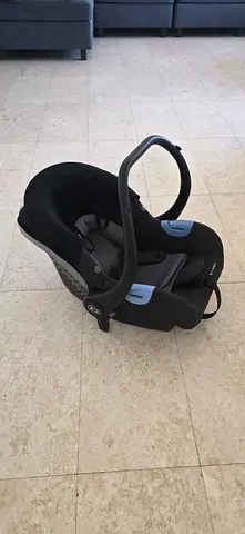 My Kinderkraft rear-facing infant car seat with carry handle — good condition. Price negotiable.