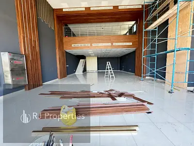 Brand new luxury showroom with MAZZiNE FLOOR Business area ready to move only jest 260k