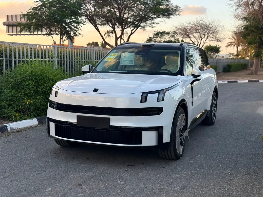 Lynk & Co 900 2025 — photo 1 of 19