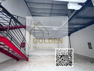 مستودع بمساحة 3400 قدم مربع مع ميزانين وكهرباء 29 كيلوواط على شارع رئيسي في الجرف الصناعية 1، جاهز للاستلام.