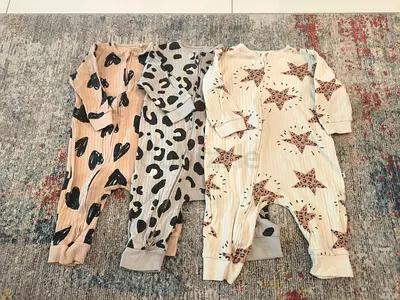 Baby Onesie Zipped 6-9 months