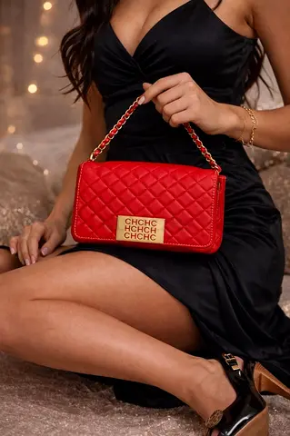 Carolina Herrera
Red Quilted Leather Shoulder Bag - Pre-Owned