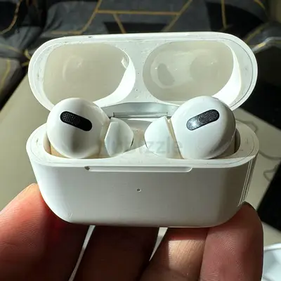 🔥 Apple AirPods Pro (A2084) – Original | ANC | Clean Sound | Good Condition