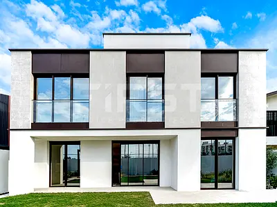 Single Row | Prime Location | Private Garden