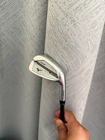 Mizun JPX 921 - 9 iron