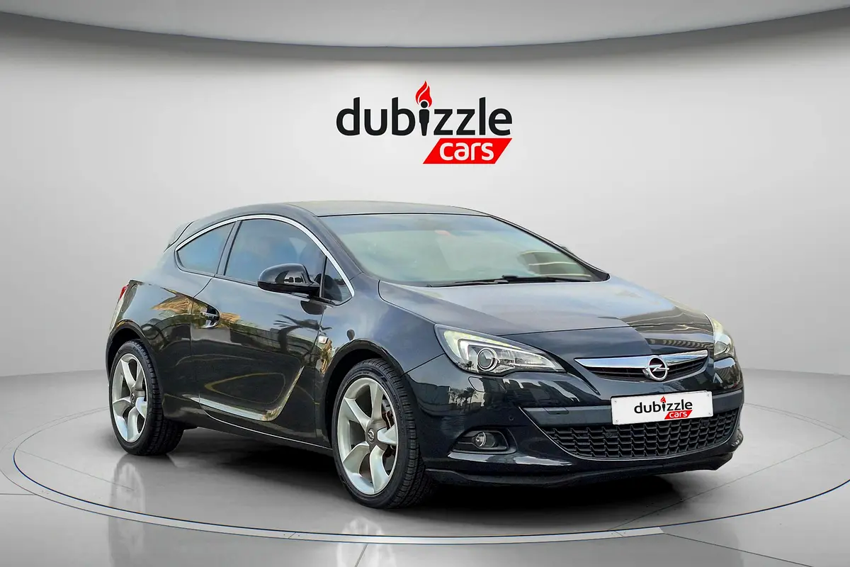 Opel Astra 2014 — photo 1 of 15