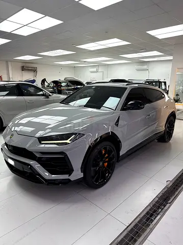 GCC LAMBORGHINI URUS FACTORY WARRANTY + SERVICE PACK - XPEL PPF ORIGINAL PAINT FULL OPTIONS