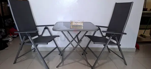Table and 2 chairs for outdoors