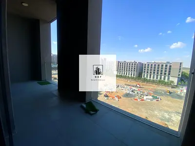 Spacious luxurious 1 bedroom 2 bathrooms with balcony