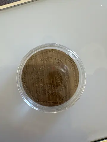 1989 India 1 Rupee coin (kept in capsule)