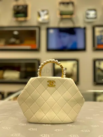 Chanel White Quilted Leather Pearl Crown Clutch