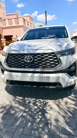 Toyota Innova Hycross Hybrid 2024